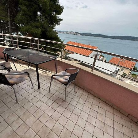 Apartman Lucia Trogir Bagian luar foto