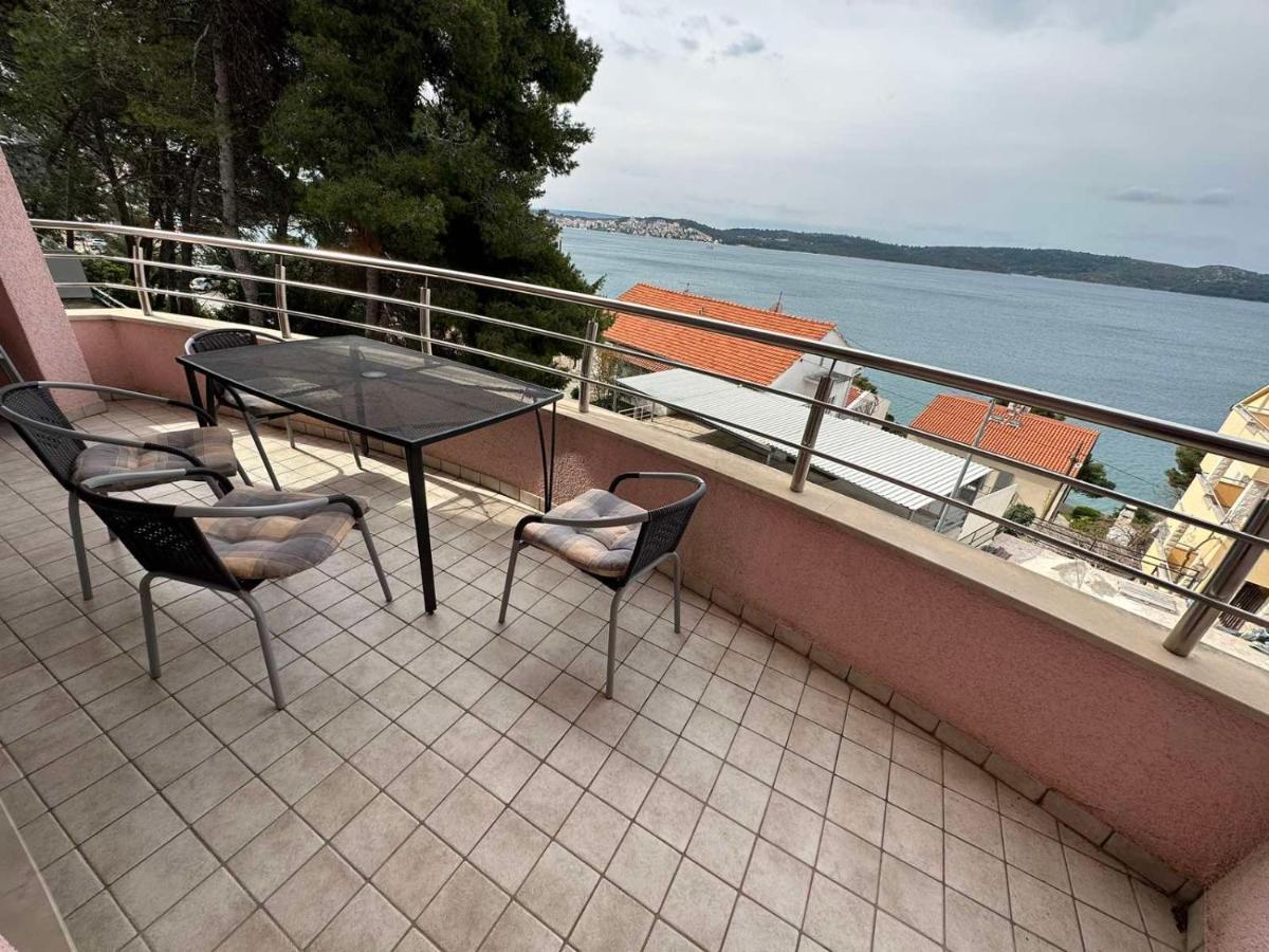 Apartman Lucia Trogir Bagian luar foto